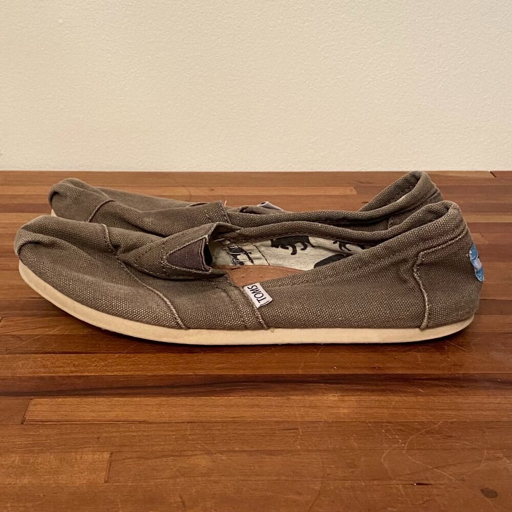 TOMS Classic Gray Canvas Slip-Ons Women's Size 7W